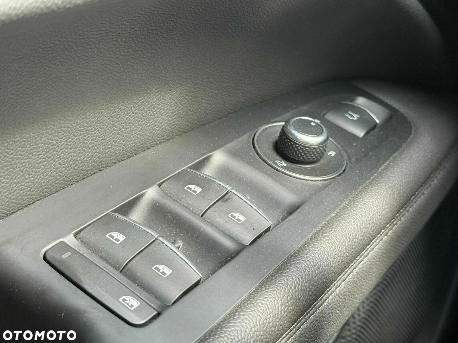 Alfa Romeo Stelvio - 24