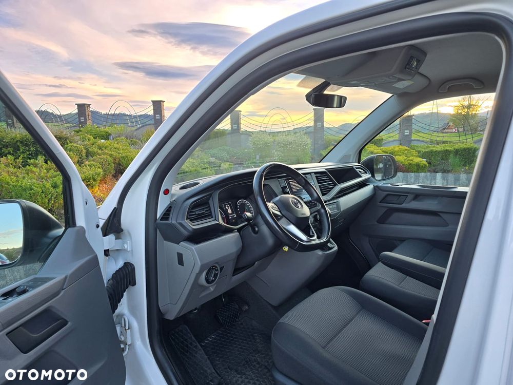 Volkswagen Transporter - 11
