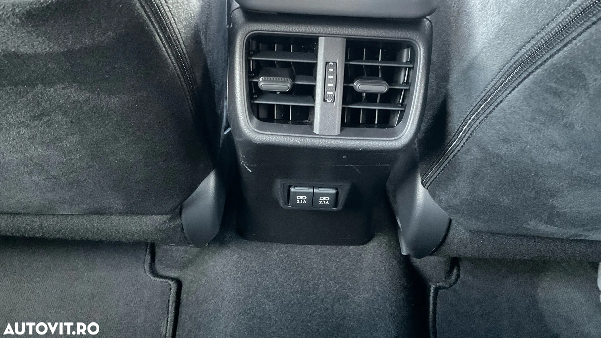 Lexus UX 250h Business Edition - 34