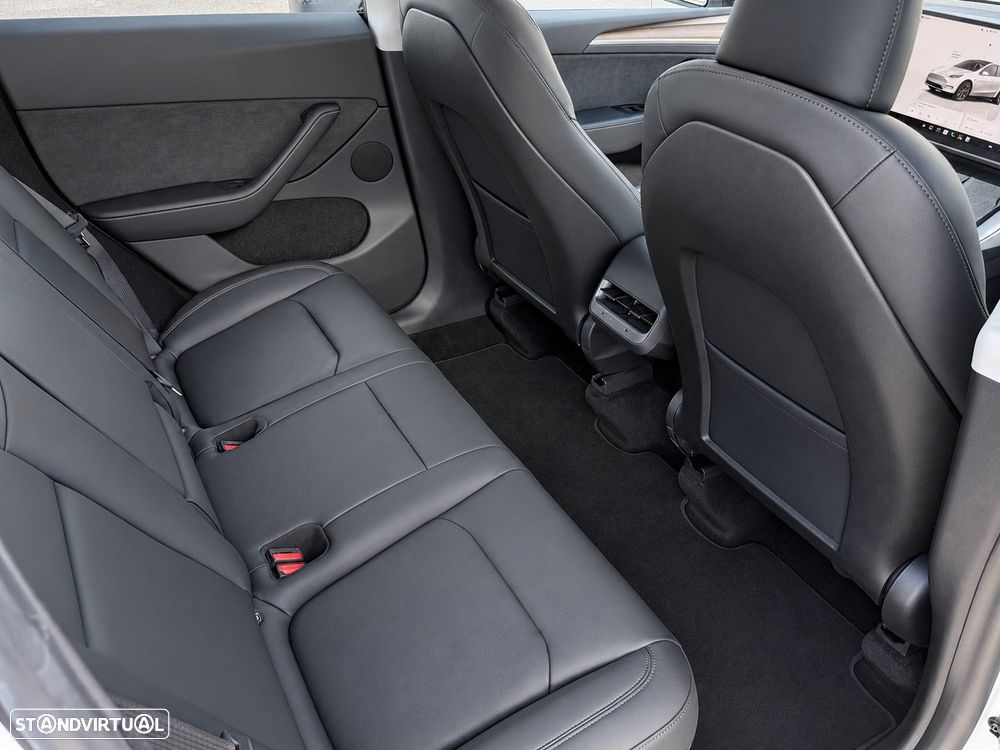 Tesla Model Y Long Range Dual Motor AWD - 15