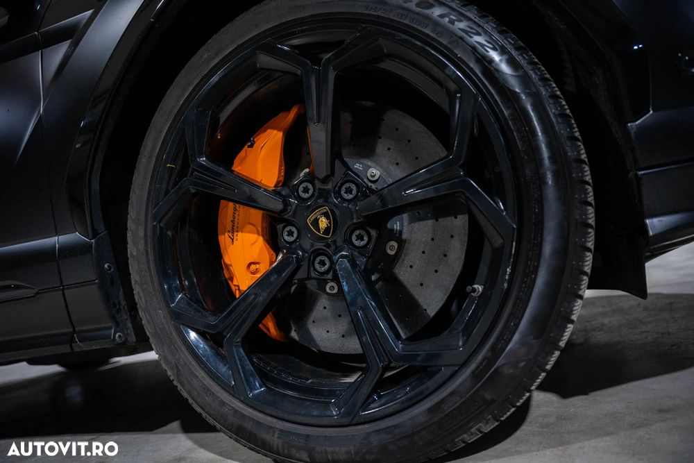Lamborghini URUS - 10