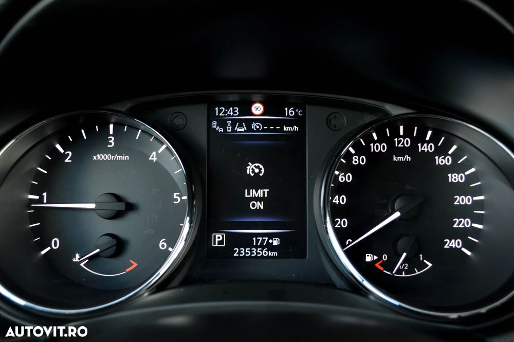 Nissan Qashqai 1.6 DCI Start/Stop X-TRONIC Tekna - 11