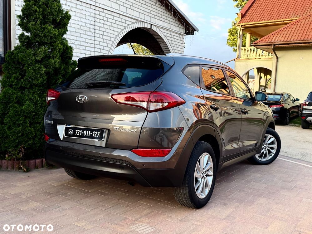 Hyundai Tucson blue 1.7 CRDi 2WD Intro Edition - 10
