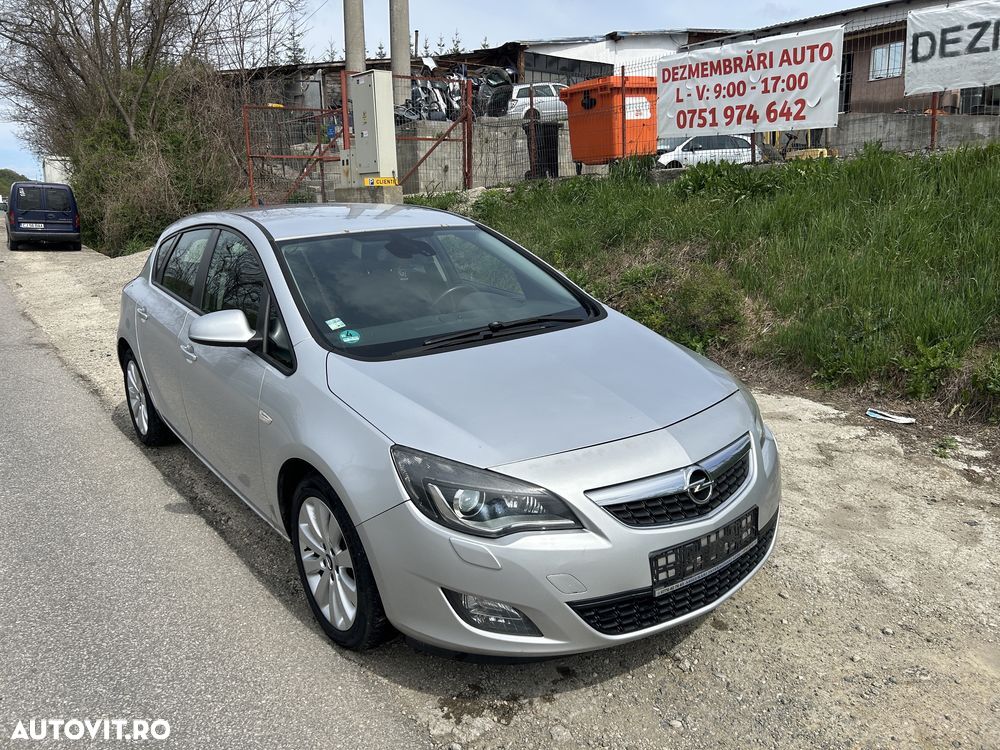 Bara fata Opel Astra J cu spalator de far - 2