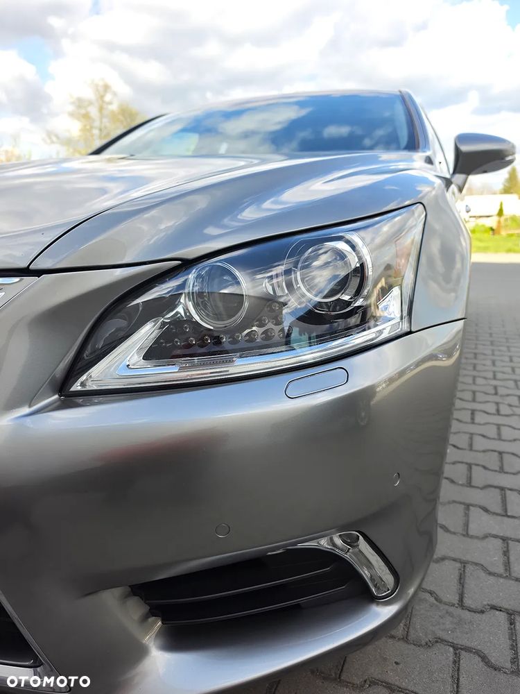 Lexus LS 460 AWD - 27