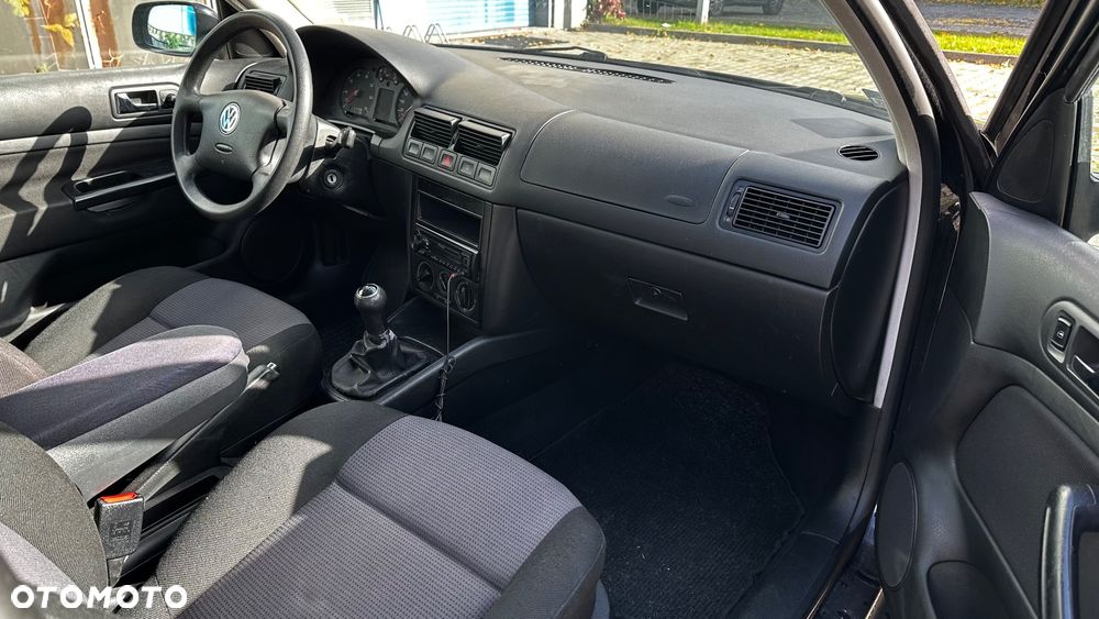 Volkswagen Golf - 30