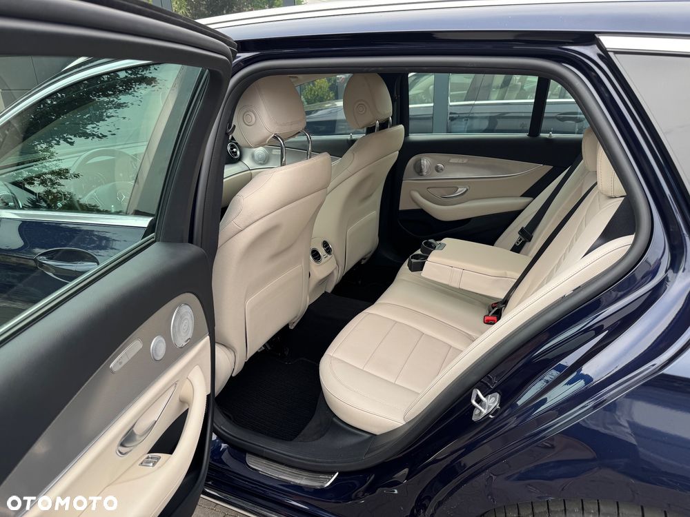 Mercedes-Benz Klasa E 250 Avantgarde - 31