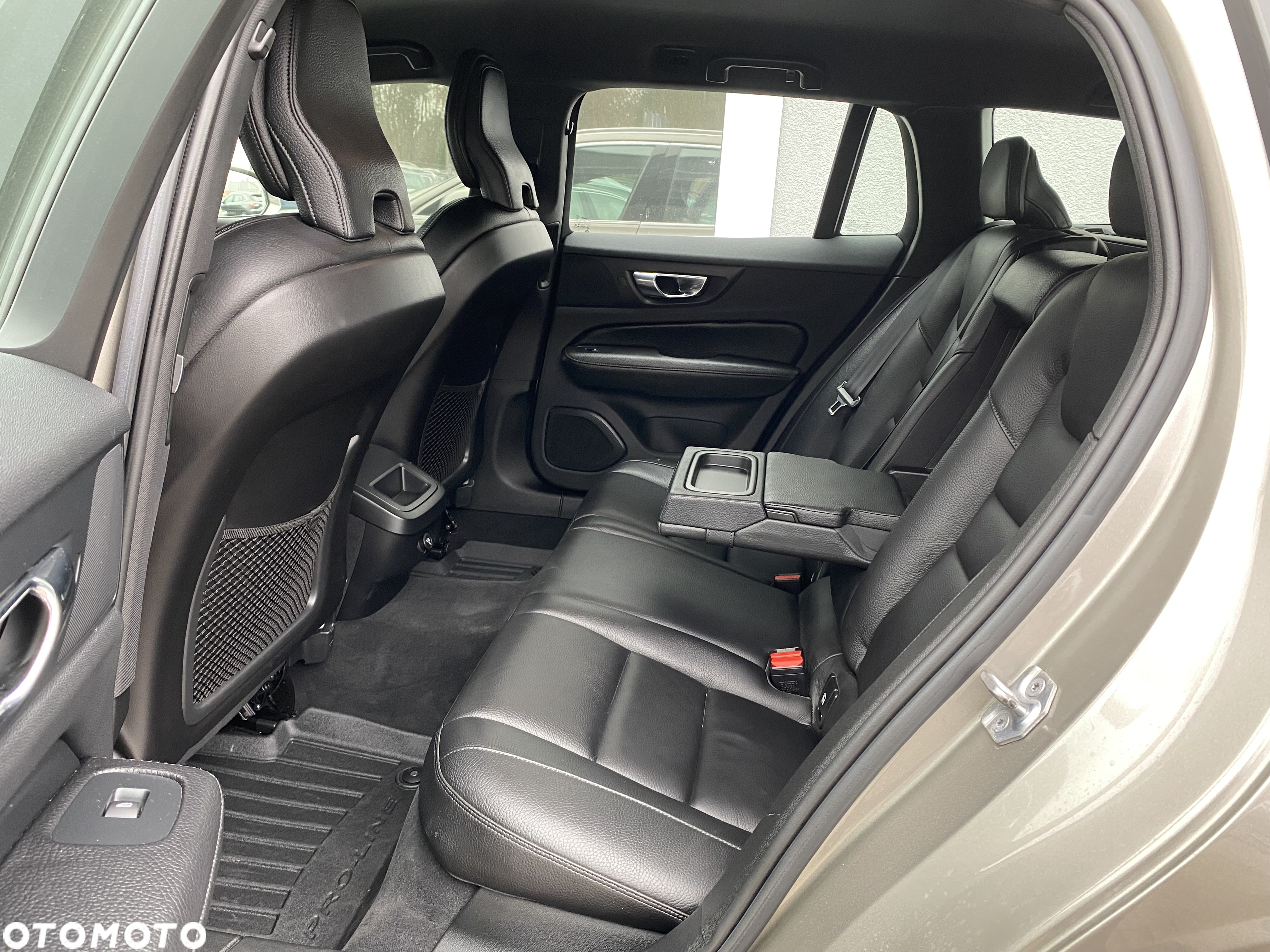 Volvo V60 D4 Geartronic Momentum Pro - 26