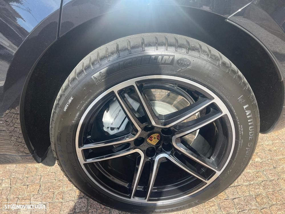 Porsche Macan Turbo - 15