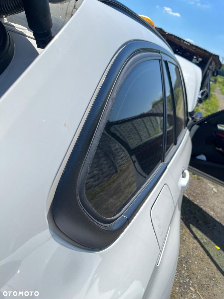 BMW Seria 3 318d Sport Line - 2