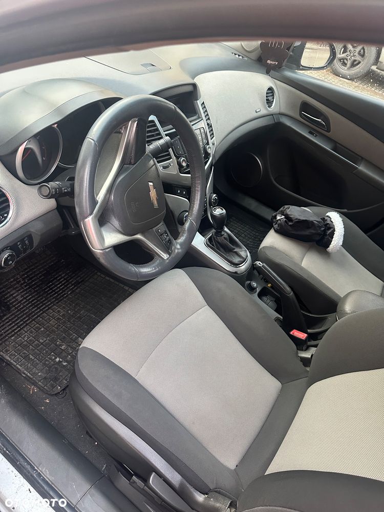 Chevrolet Cruze - 10