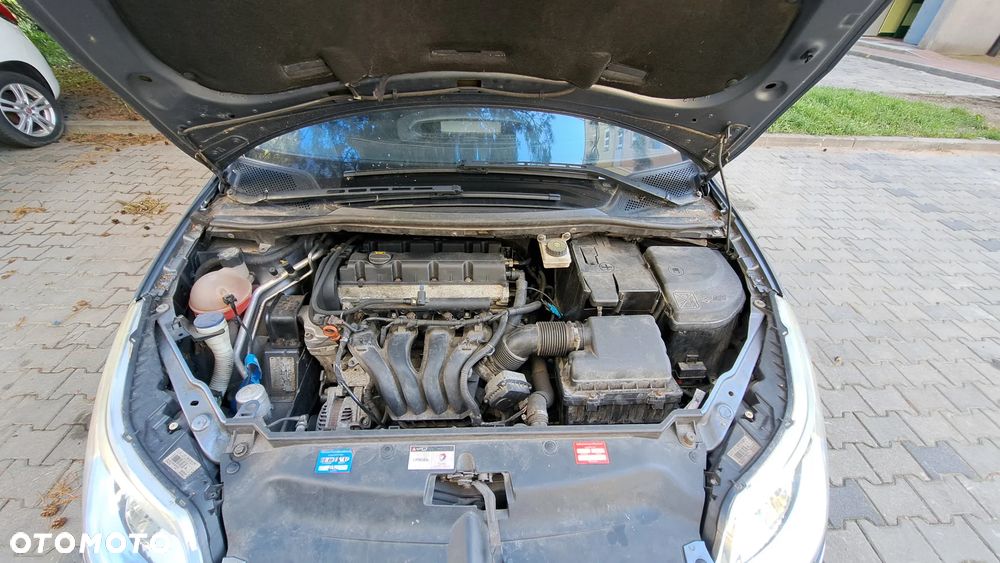 Citroën C4 2.0 16V Exclusive - 11