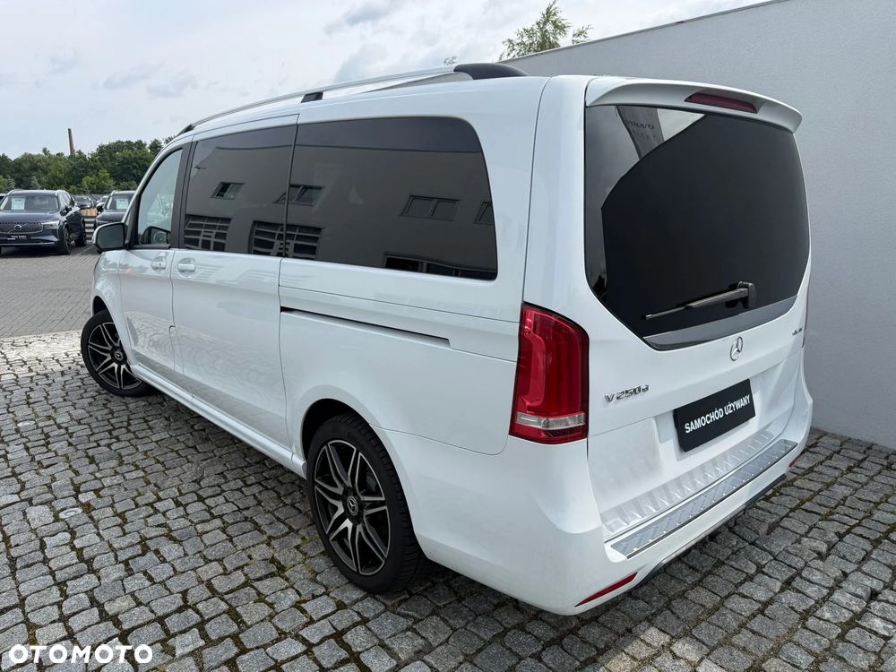 Mercedes-Benz Klasa V - 6