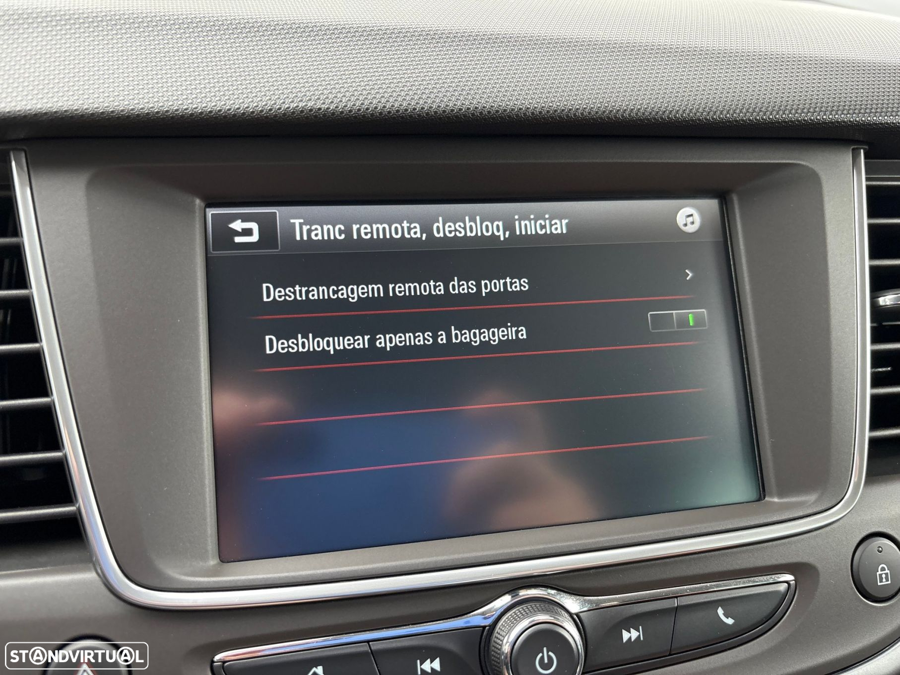 Opel Crossland X 1.2 Innovation - 29