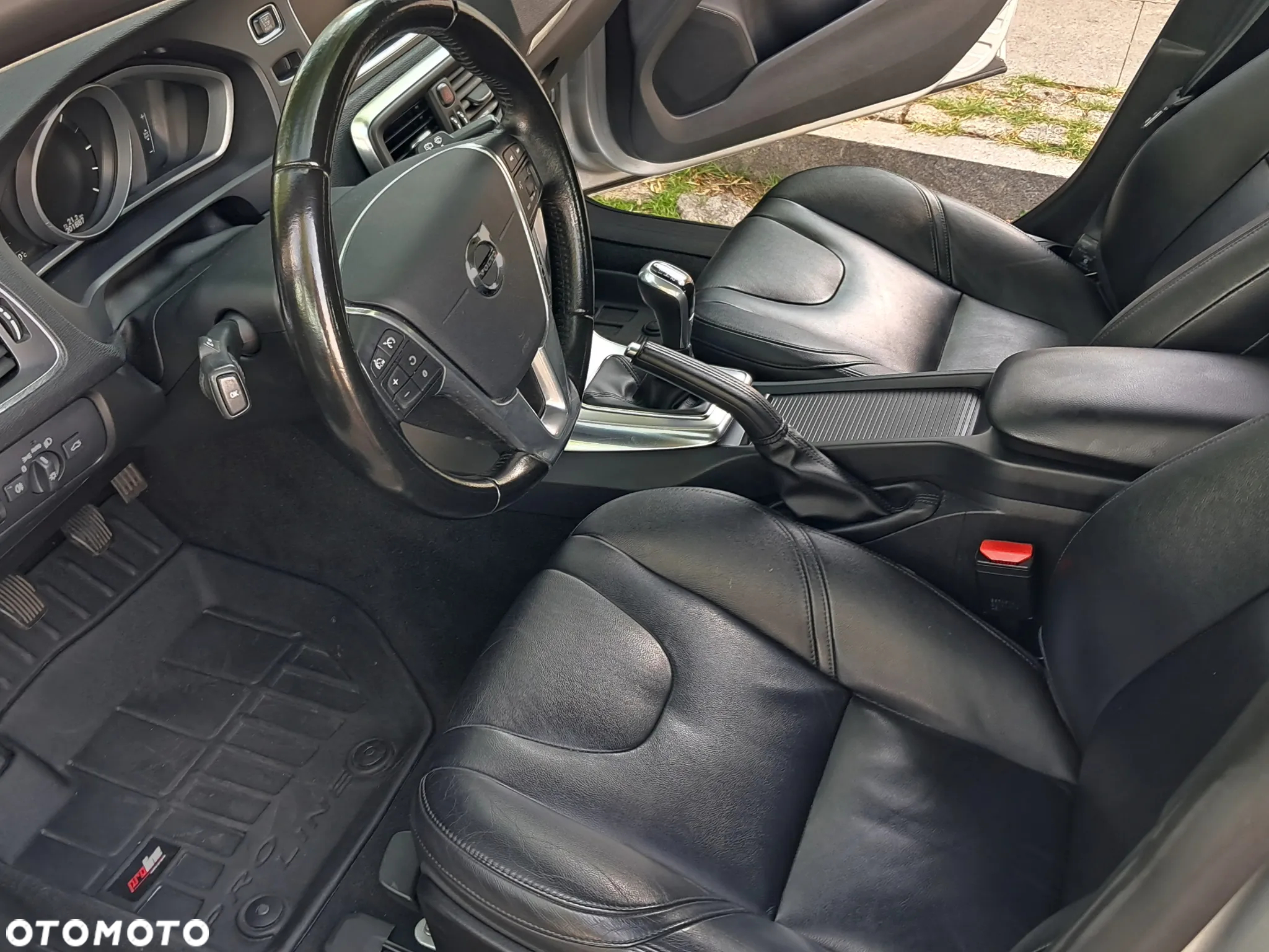 Volvo V40 D2 Drive-E Momentum - 24