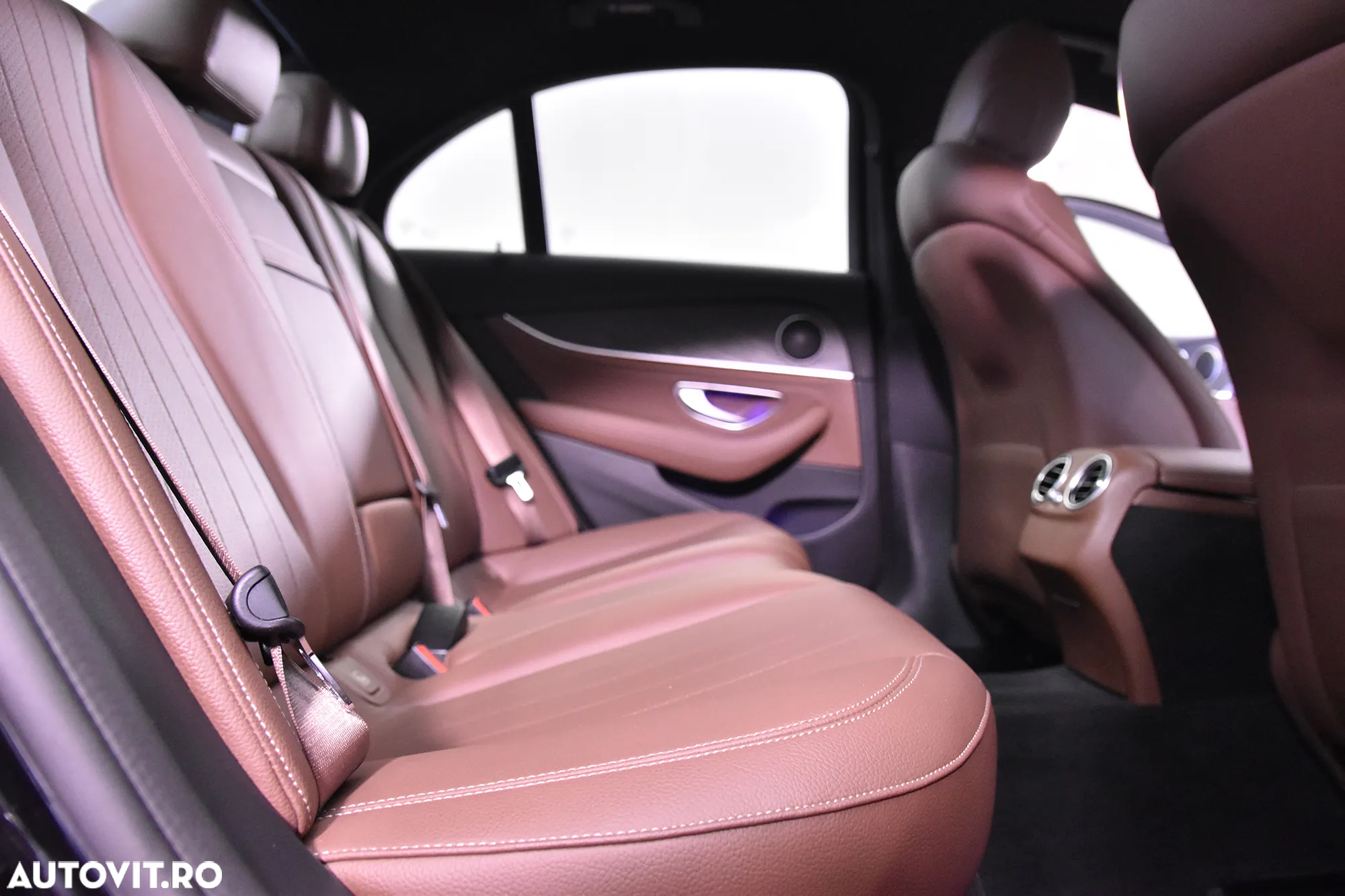 Mercedes-Benz E 200 d Aut. - 12