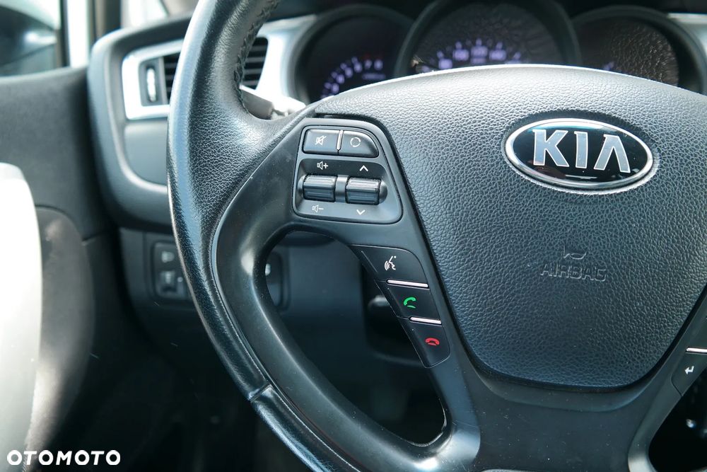Kia Ceed 1.4 L - 17