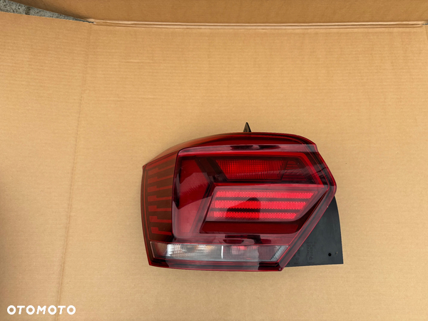 Lampa tylna Polo 2g0