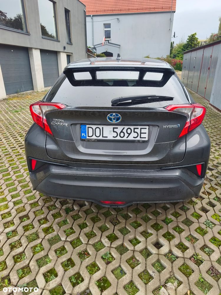Toyota C-Hr 2017 photo 2
