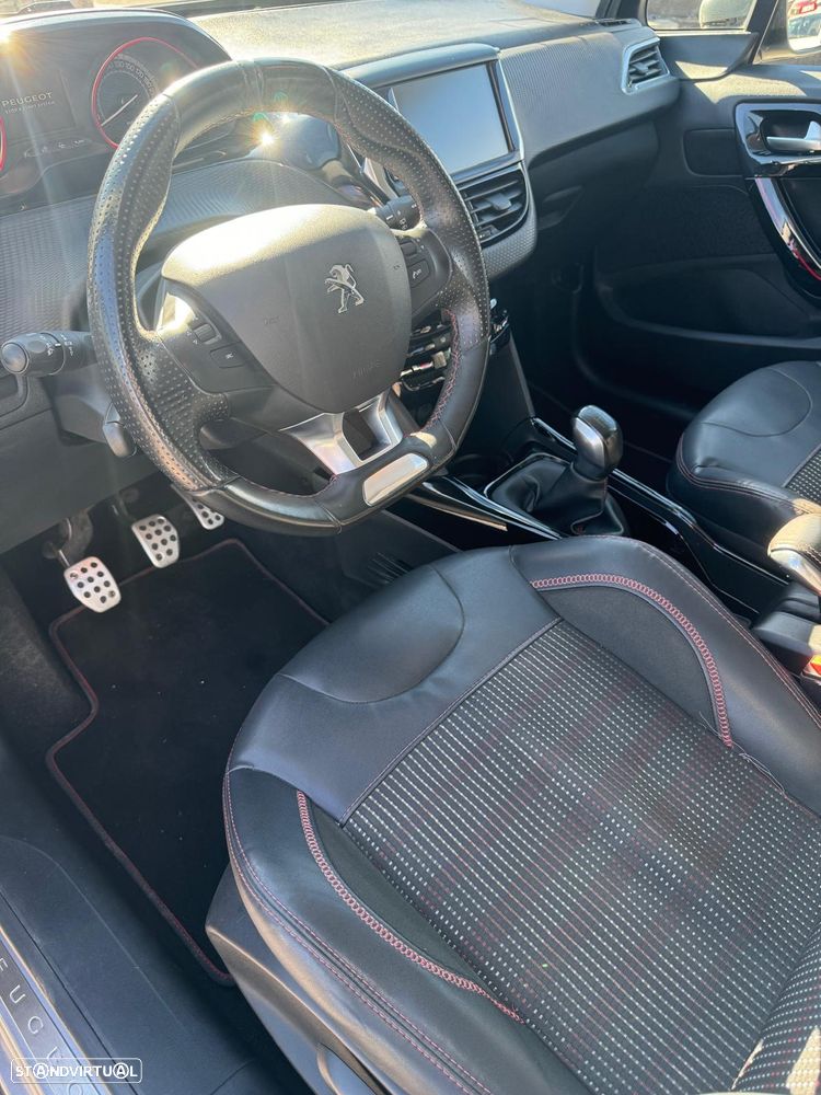Peugeot 2008 1.2 PureTech GT Line - 11