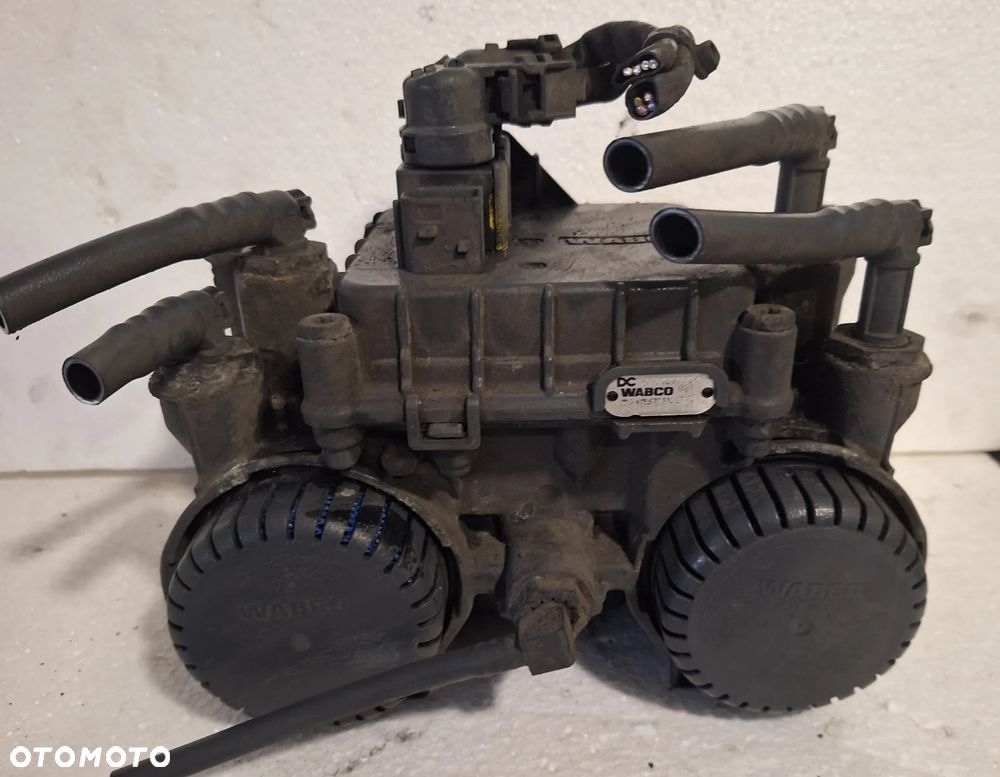Mercedes Actros MP 4   Zawór Modulator EBS  A0004297624 - 1