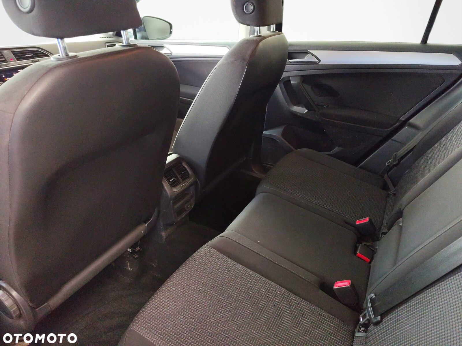 Volkswagen Tiguan - 11