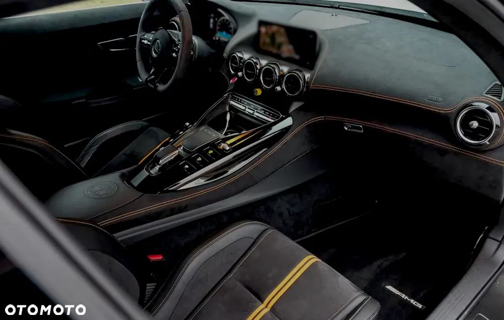 Mercedes-Benz AMG GT - 11