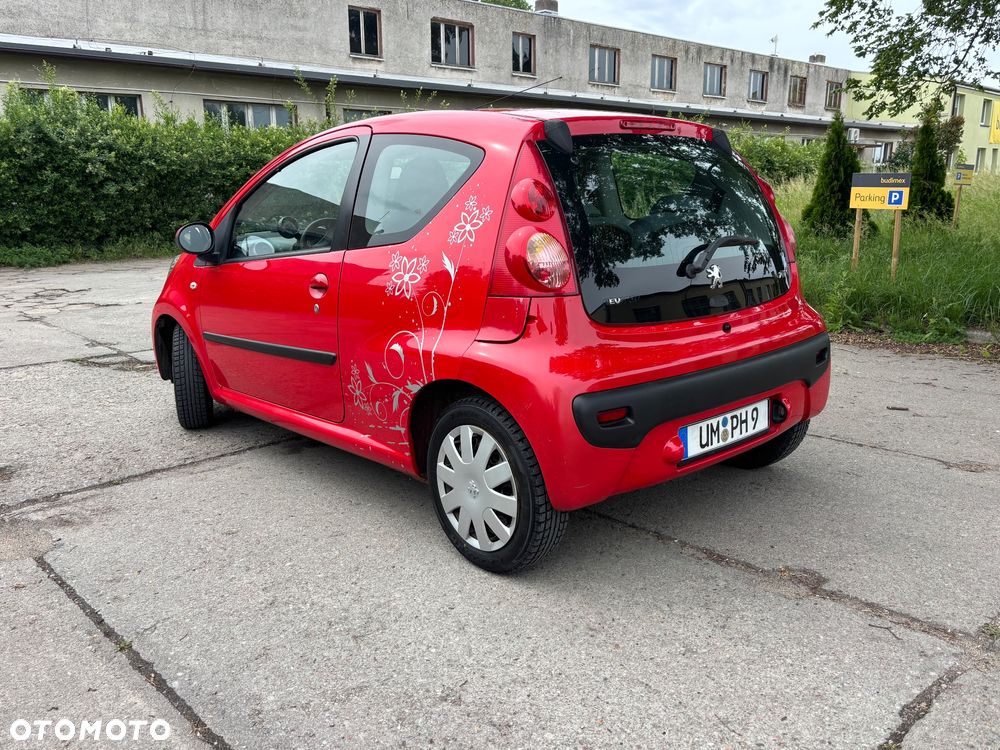 Peugeot 107 70 Street Racing - 30