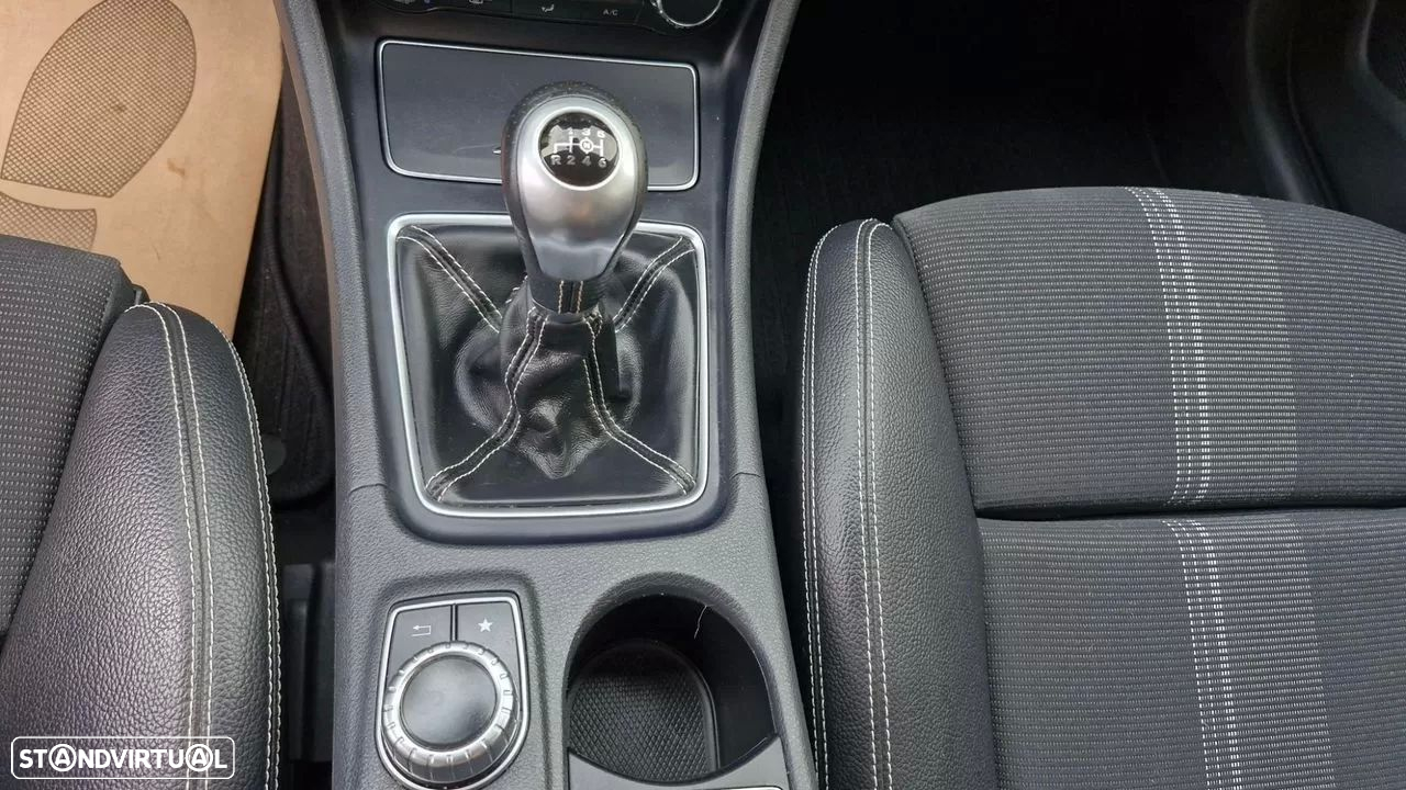 Mercedes-Benz CLA 180 d Shooting Brake Urban - 35