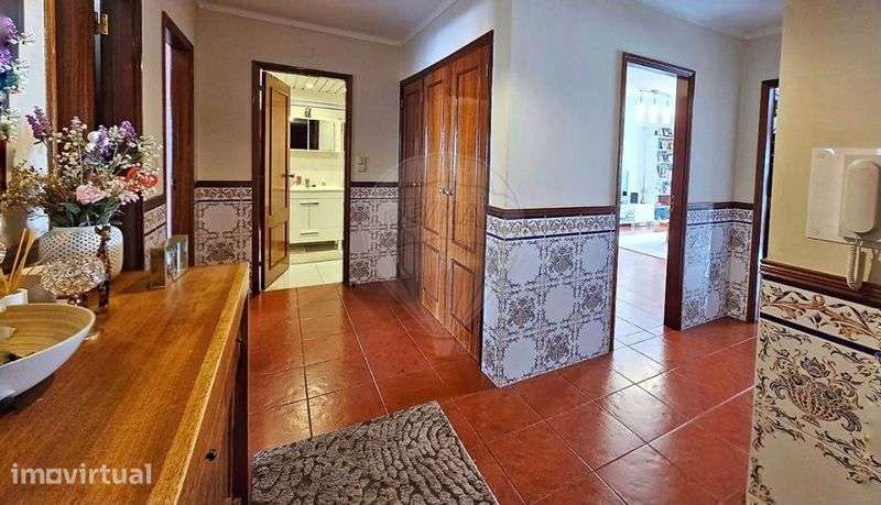 Apartamento T2 + arrecadação  e varanda  Santa Marta do Pinhal Marta - Grande imagem: 3/12