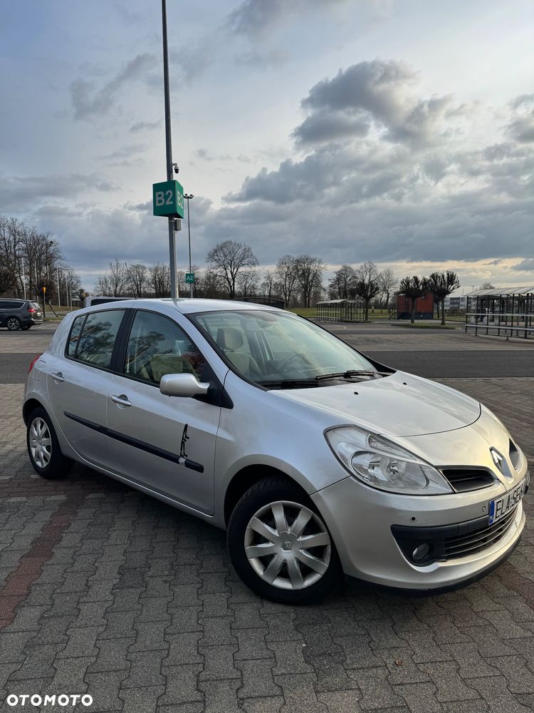 Renault Clio - 1
