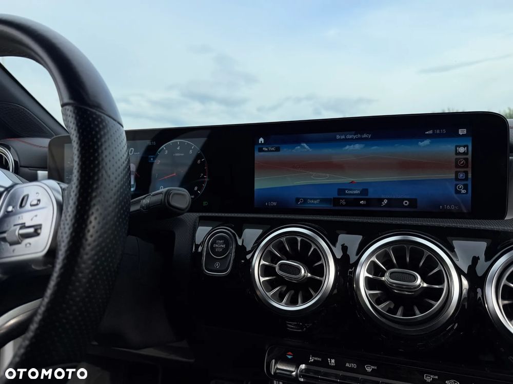 Mercedes-Benz CLA 220 4-Matic AMG Line 7G-DCT - 12