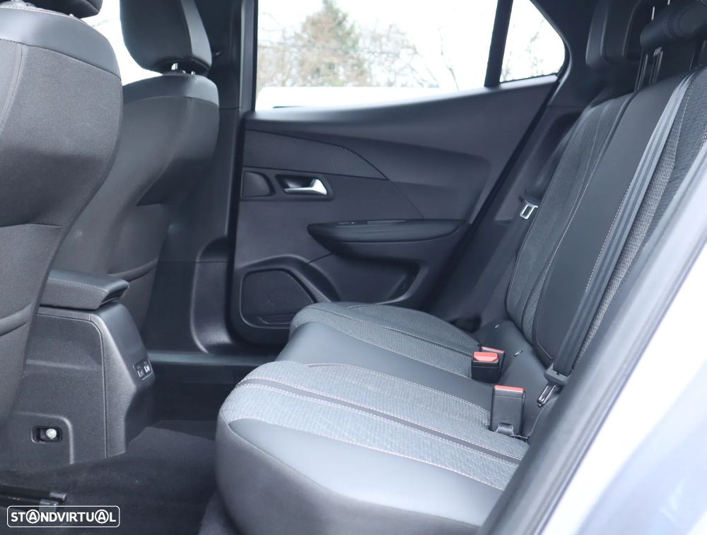 Peugeot 2008 1.2 PureTech Allure - 21