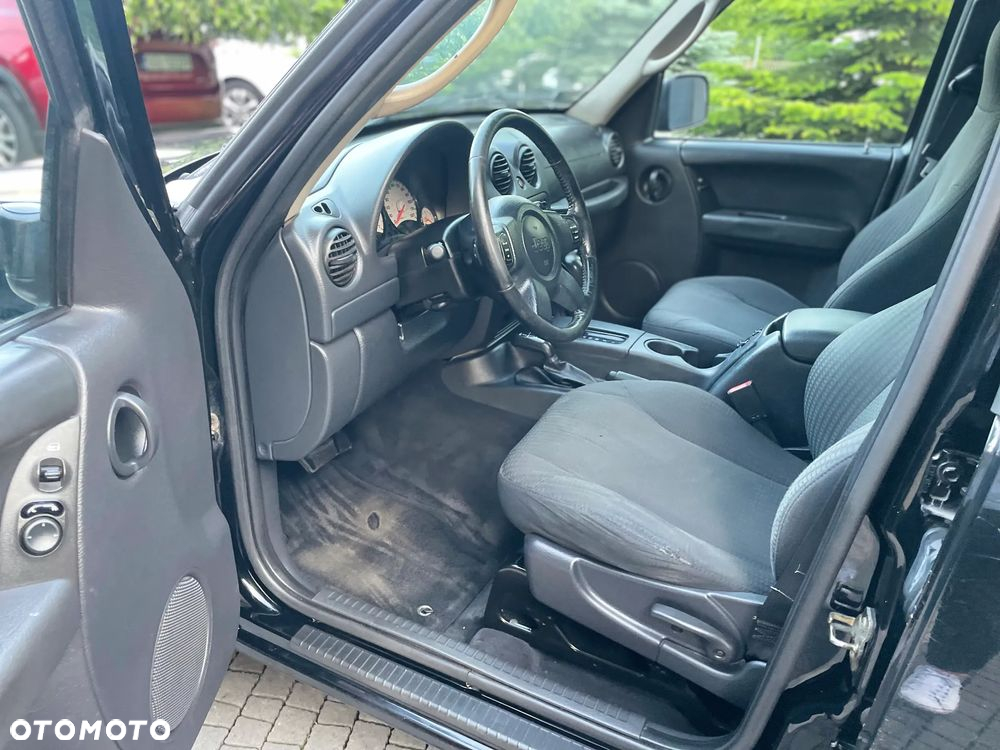 Jeep Liberty 3.7 4x4 - 9