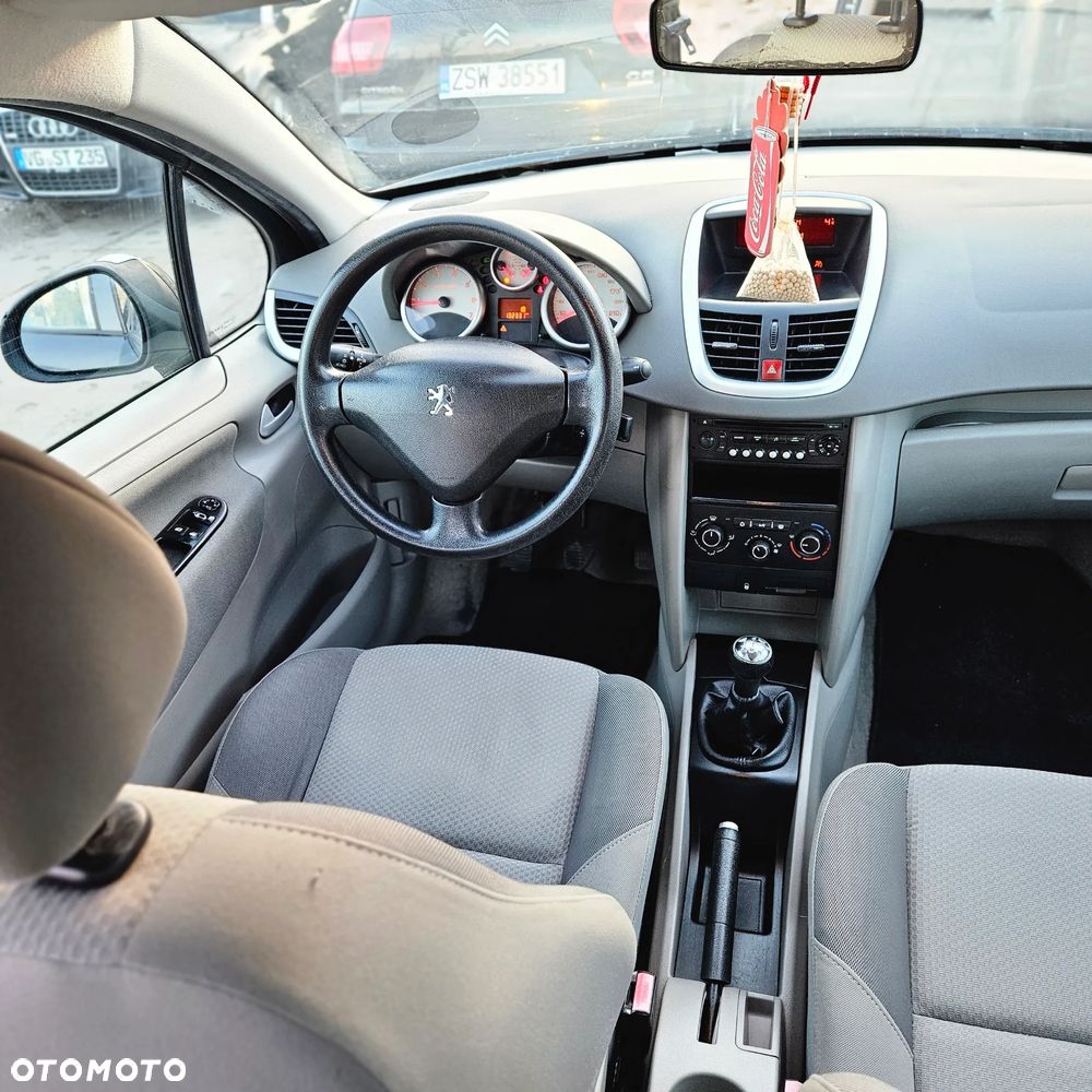 Peugeot 207 1.4 - 31