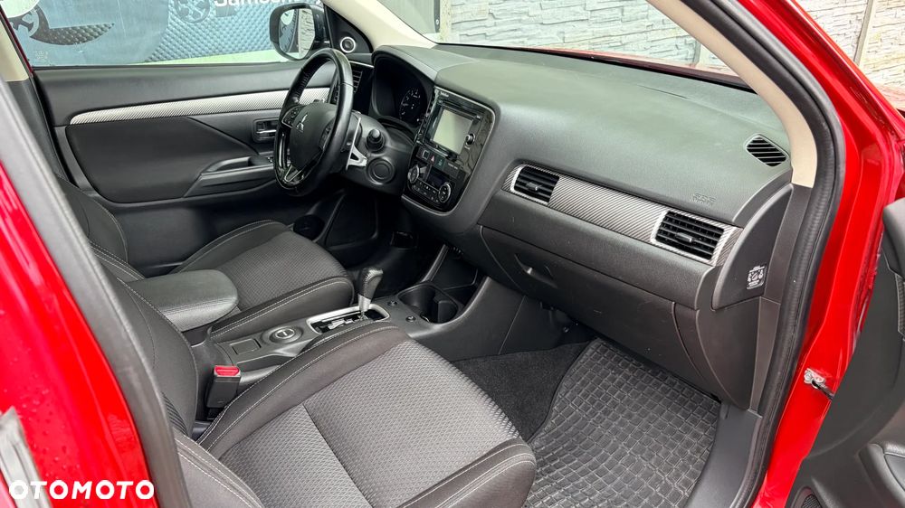 Mitsubishi Outlander 2.0 Intense + Navi 4WD CVT - 12