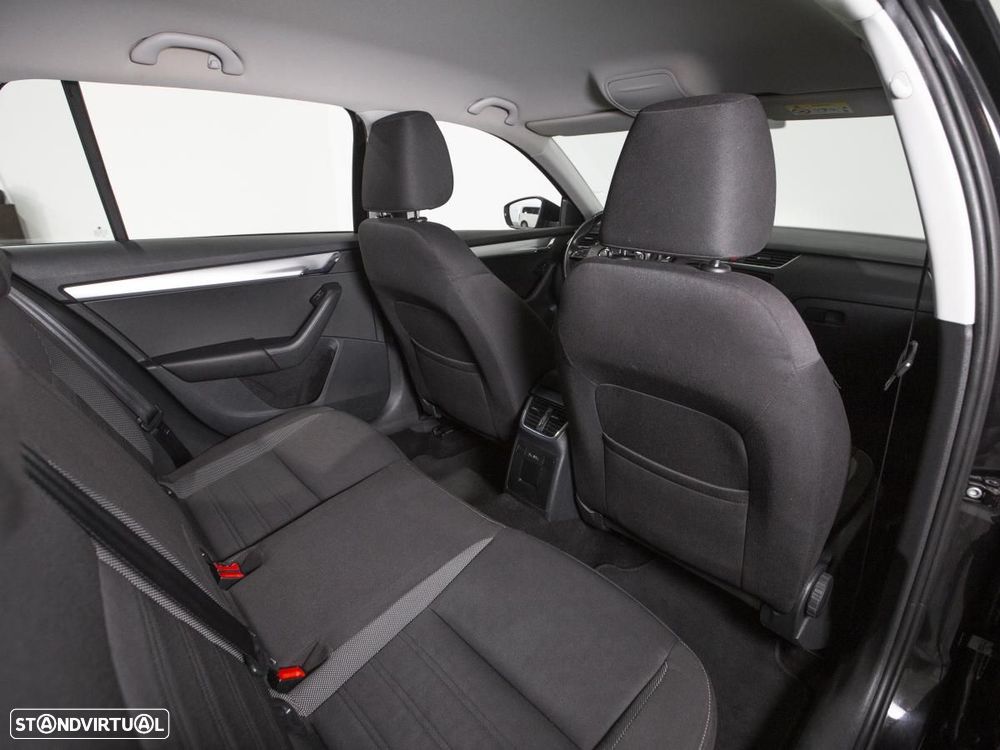 Skoda Octavia Break 2.0 TDI Ambition DSG - 11