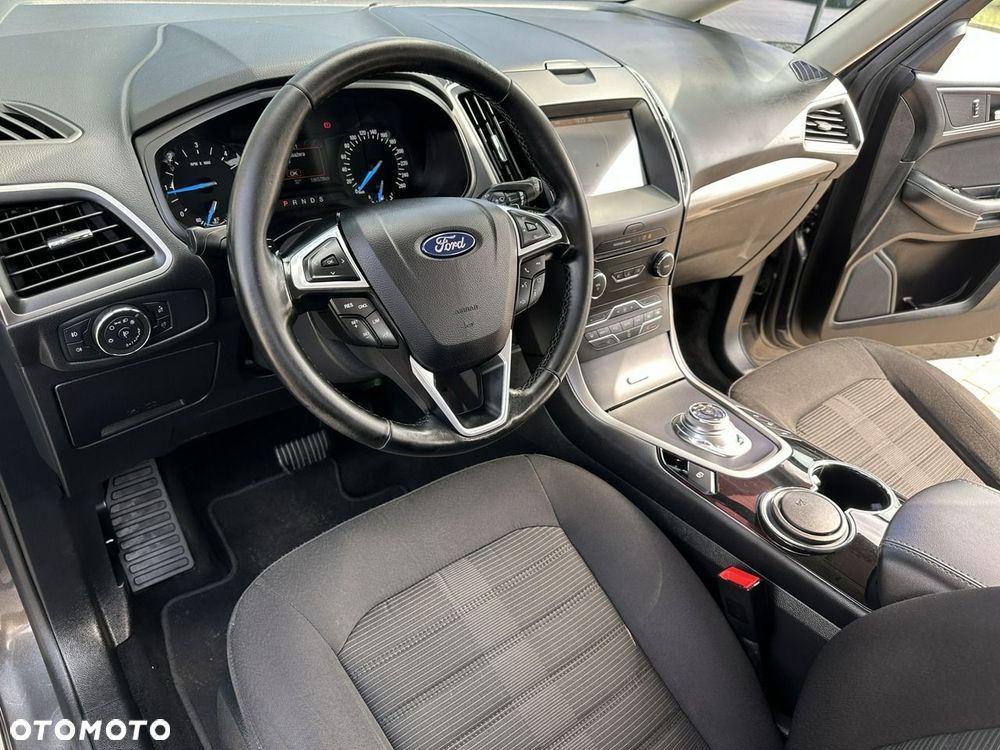 Ford Galaxy - 10