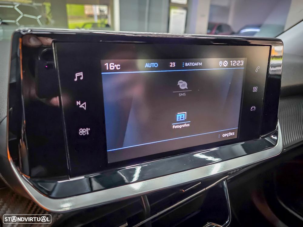 Peugeot 2008 PureTech 130 EAT8 Allure - 33