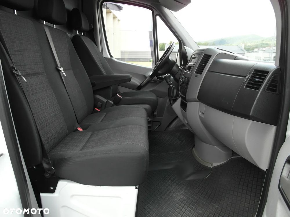 Mercedes-Benz Sprinter - 8