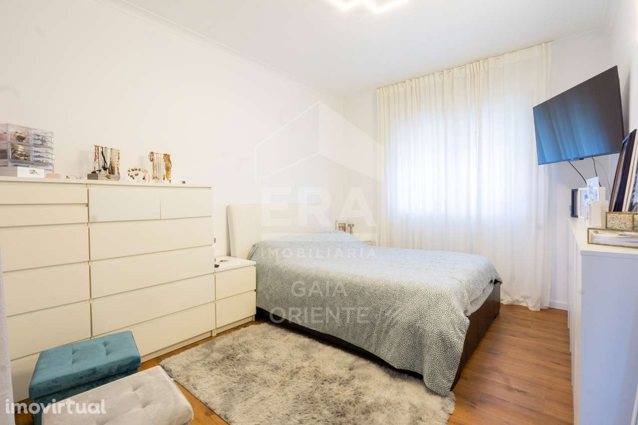 Andar moradia T2 +  T2 em anexo - Canelas - Grande imagem: 2/25