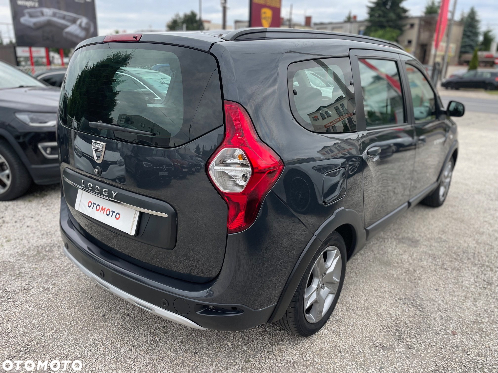 Dacia Lodgy 1.3 TCe Stepway S&S - 4