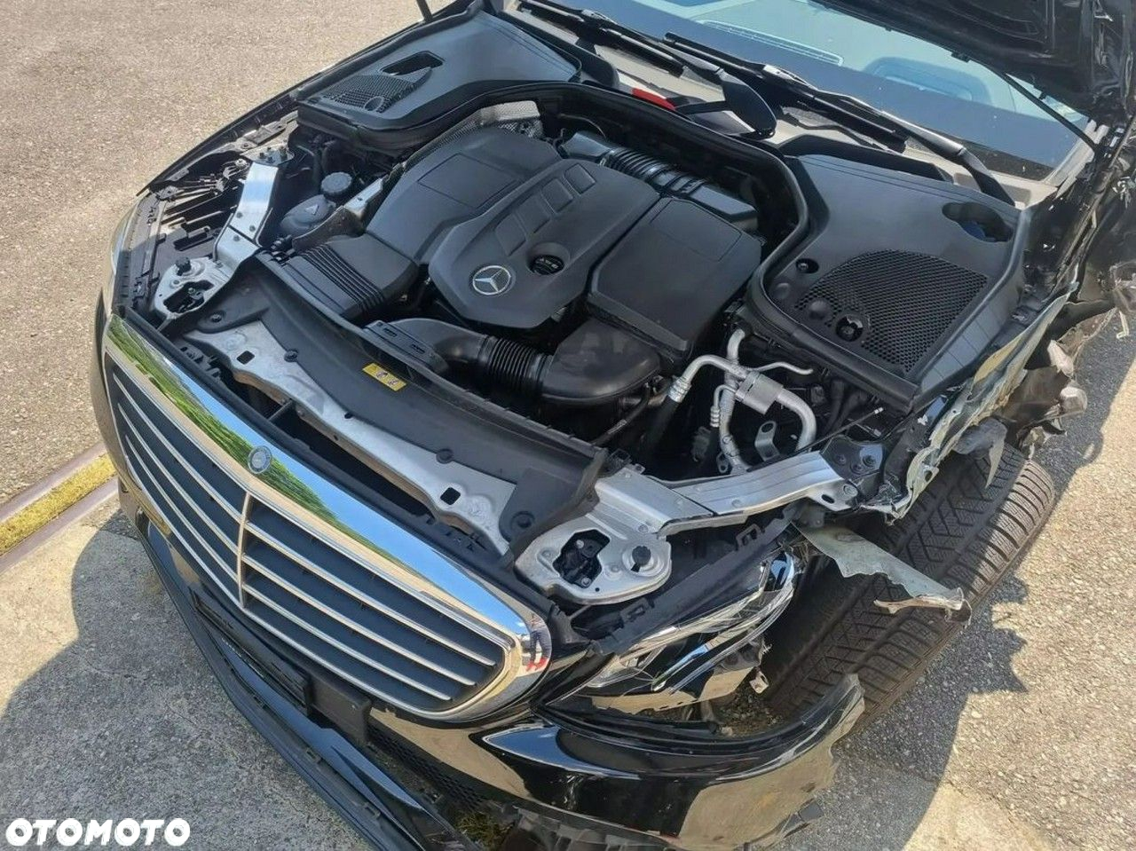 Mercedes-Benz Klasa E 220 d 4Matic T 9G-TRONIC - 8