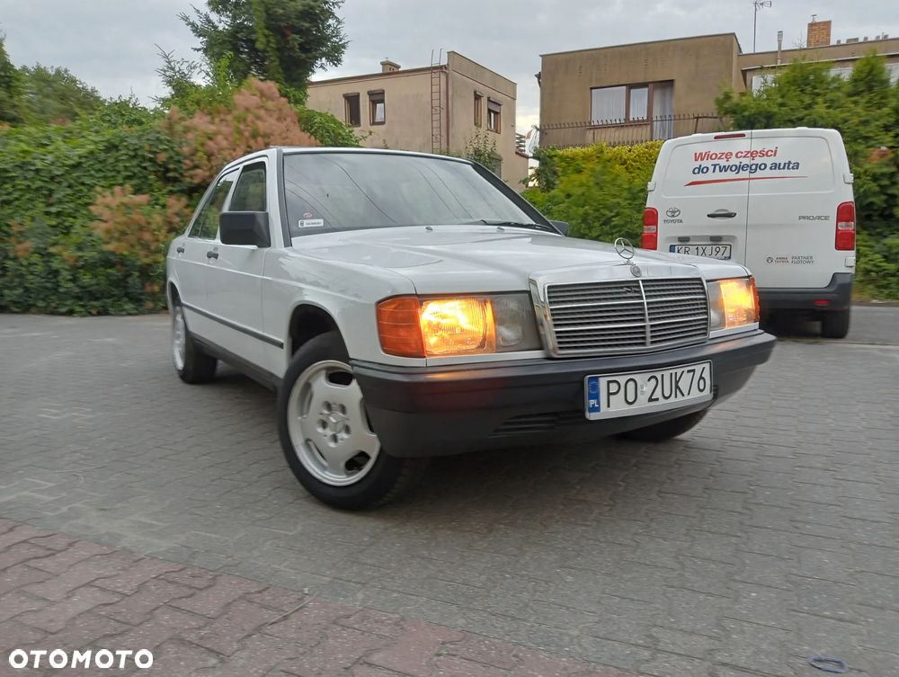 Mercedes-Benz W201 (190) - 2