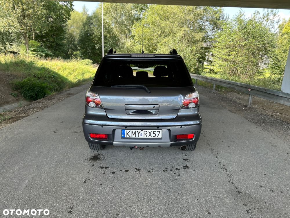 Mitsubishi Outlander 2.4 Intense - 8