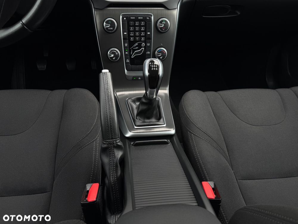 Volvo V40 T2 You - 17