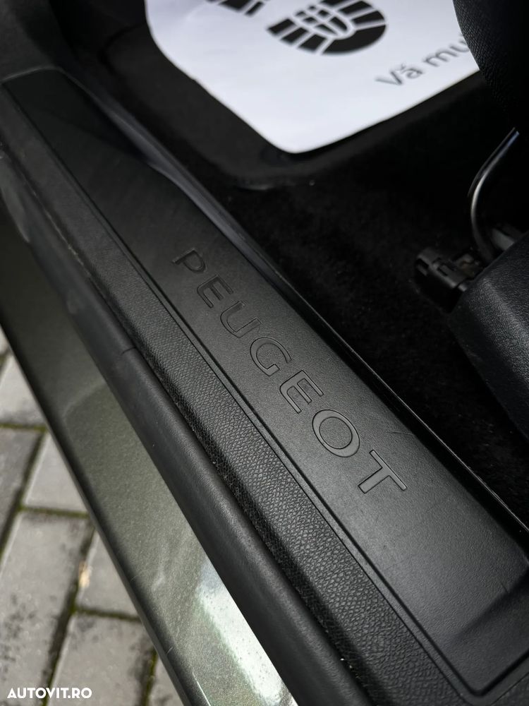 Peugeot 3008 PureTech 130 Stop & Start GPF Active Business-Paket - 17