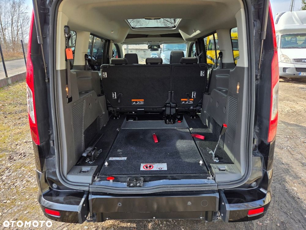 Ford Tourneo Connect Grand - 24