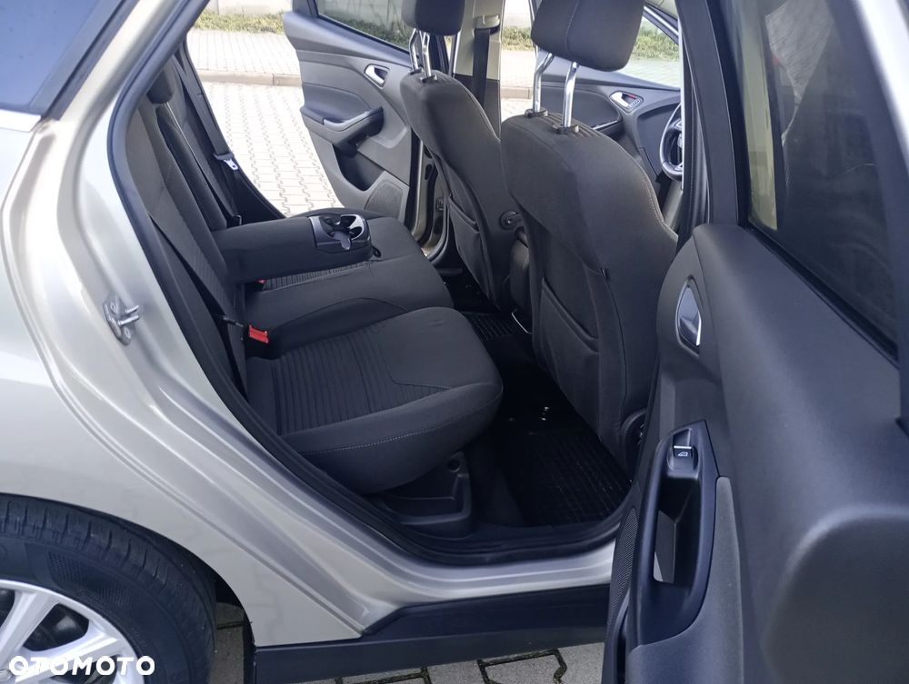 Ford Focus 2.0 TDCi DPF Start-Stopp-System Titanium - 34