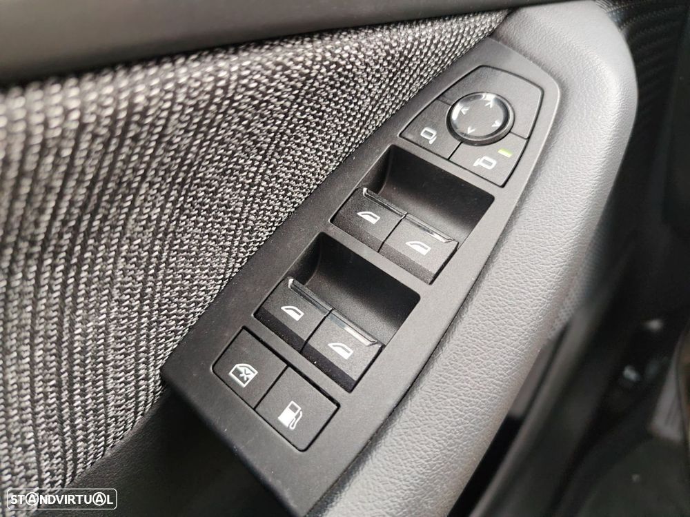 BMW 225xe Active Tourer - 24